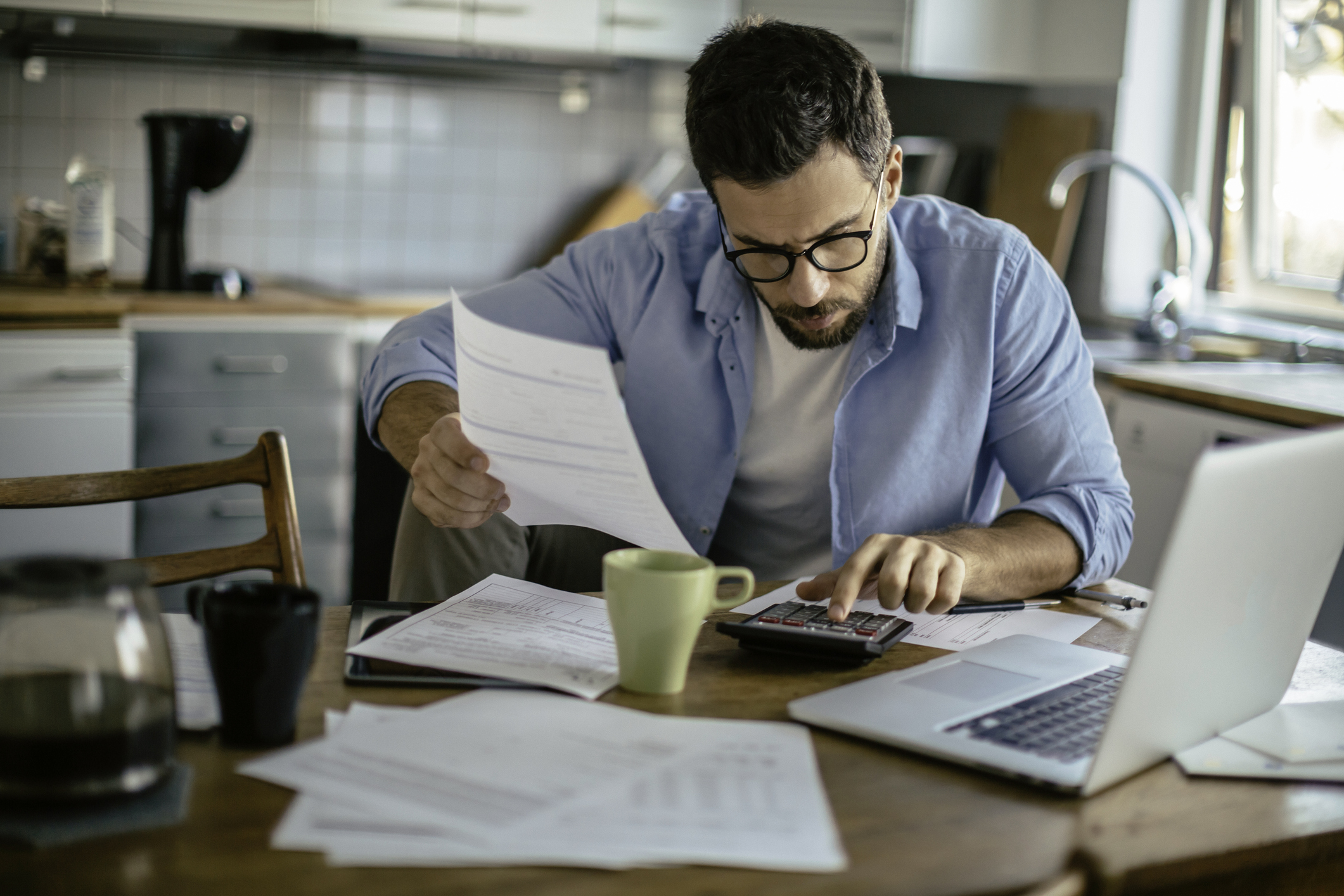 découvrez l'importance de l'assurance auto-entrepreneur pour protéger votre activité et votre patrimoine. protégez-vous des risques liés à la responsabilité civile, aux dommages matériels et à la perte de revenus, tout en bénéficiant d'une couverture adaptée à vos besoins spécifiques.