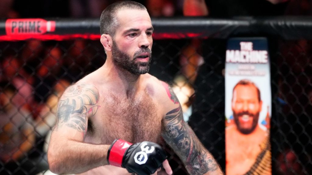 découvrez les secrets des champions de mma : techniques inédites, parcours inspirants et stratégies gagnantes. plongez dans l'univers fascinant des combattants qui dominent l'octogone.