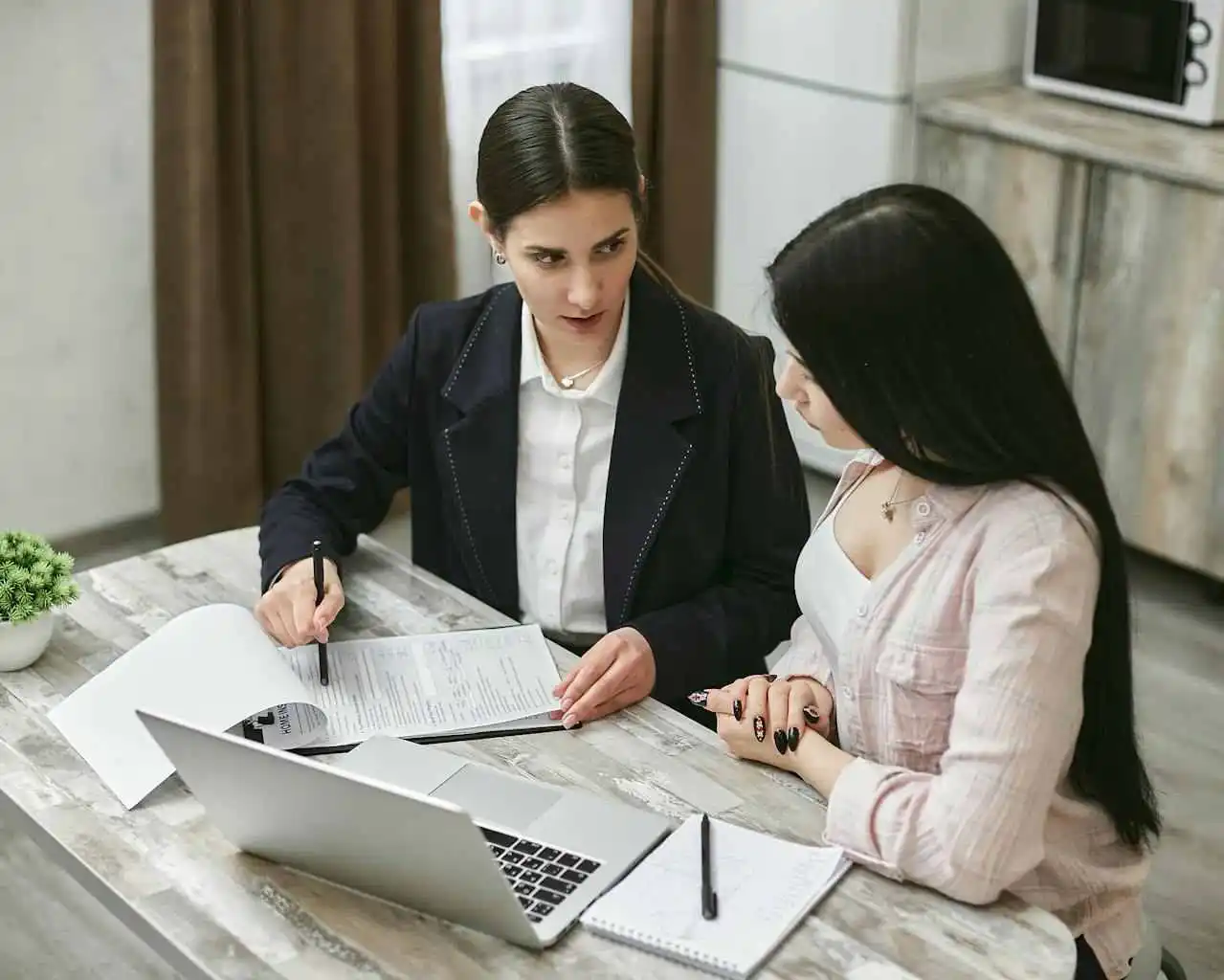 découvrez notre assurance habitation spécialement conçue pour les auto-entrepreneurs, offrant une protection complète pour votre domicile et votre activité professionnelle. protégez vos biens et assurez la continuité de votre entreprise grâce à des garanties adaptées à vos besoins spécifiques.